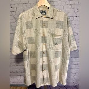 Dickie Walker Short Sleeve Button Up Shirt. Men’s Size Lg. Soft & Comfortable.